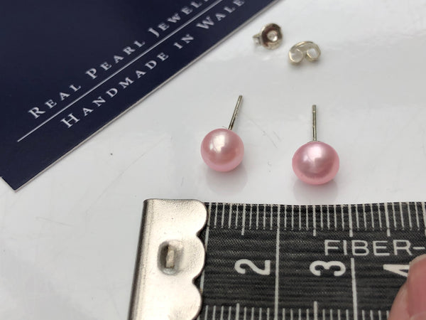 Pearl Stud Earrings: Baby pink freshwater Pearl medium - Precious as a Pearl