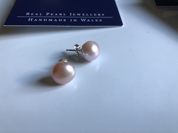 Pearl Stud Earrings: Large freshwater Pearl stud earrings in Peach pink classic - Precious as a Pearl