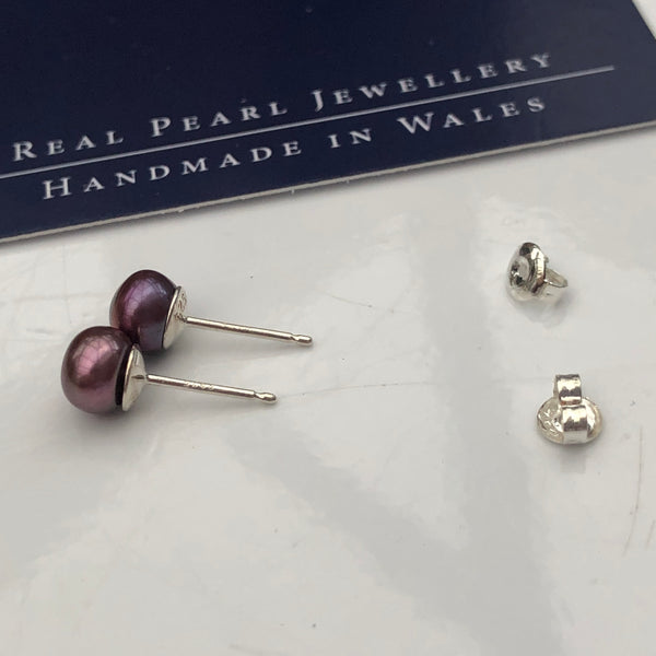Pearl Stud Earrings: Dusky Pink medium - Precious as a Pearl