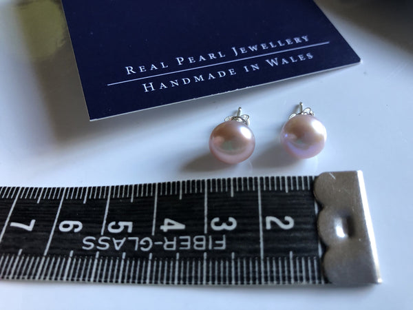Pearl Stud Earrings: Large freshwater Pearl stud earrings in Peach pink classic - Precious as a Pearl
