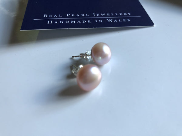 Pearl Stud Earrings: Large freshwater Pearl stud earrings in Peach pink classic - Precious as a Pearl