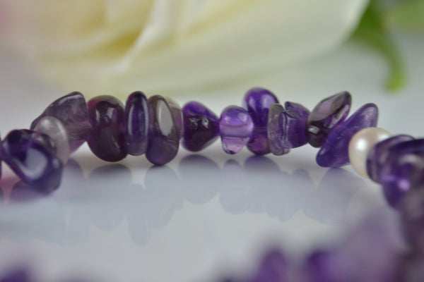 Bracelet: Amethyst and pearl stretch - Precious as a Pearl