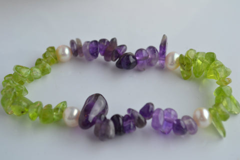Bracelet: suffragette-inspired  Peridot, pearl and amethyst  Suffragette - Precious as a Pearl