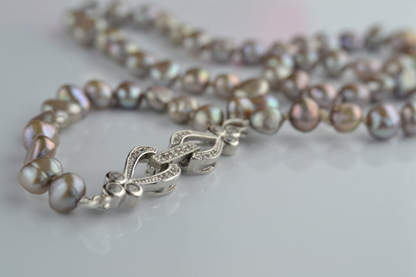 Necklace: Grey pearls - Precious as a Pearl