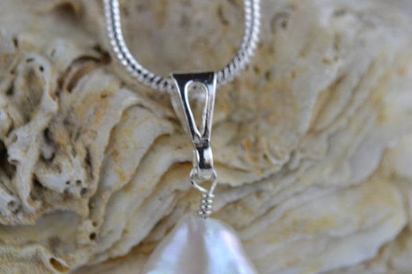 Pendant: Ivory pearl coin Pendant - classic - Precious as a Pearl