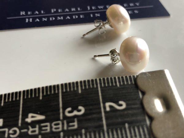 Pearl Stud Earrings: XL Freshwater Pearl stud earrings Ivory classic - Precious as a Pearl