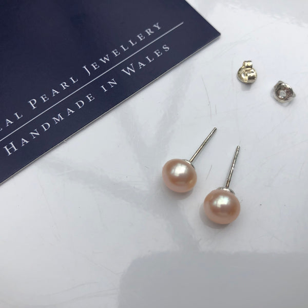 Pearl Stud Earrings: Peach large - Precious as a Pearl