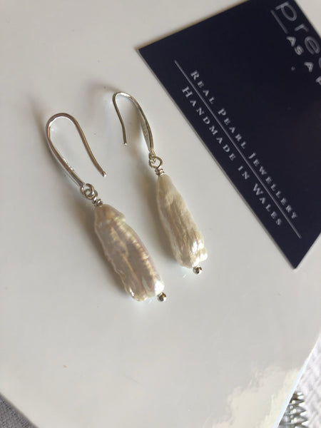 Earrings: Biwa ivory pearl drop medium - classic - Precious as a Pearl