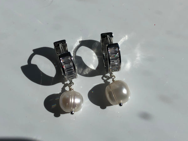 Earrings: Large single Pearl drop earrings on a baguette encrusted hoop - classic - Precious as a Pearl