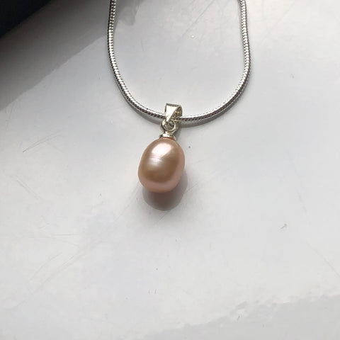 Pendant: Peachy Pink drop freshwater pearl pendant - classic