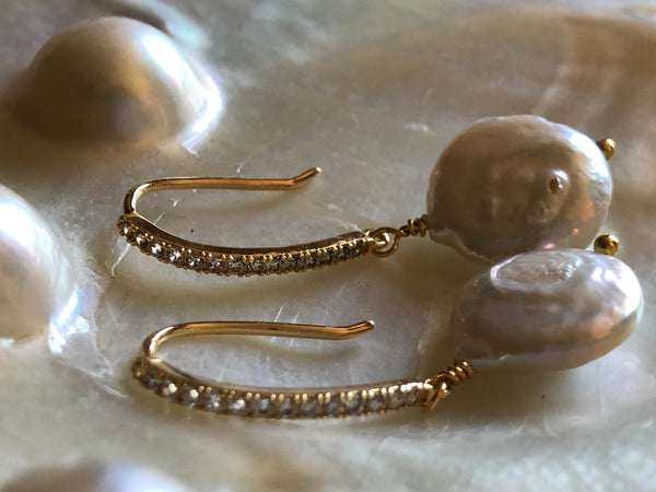 Earrings: Ivory pearl coin drop on gold-filled sparkling hooks - classic - Precious as a Pearl