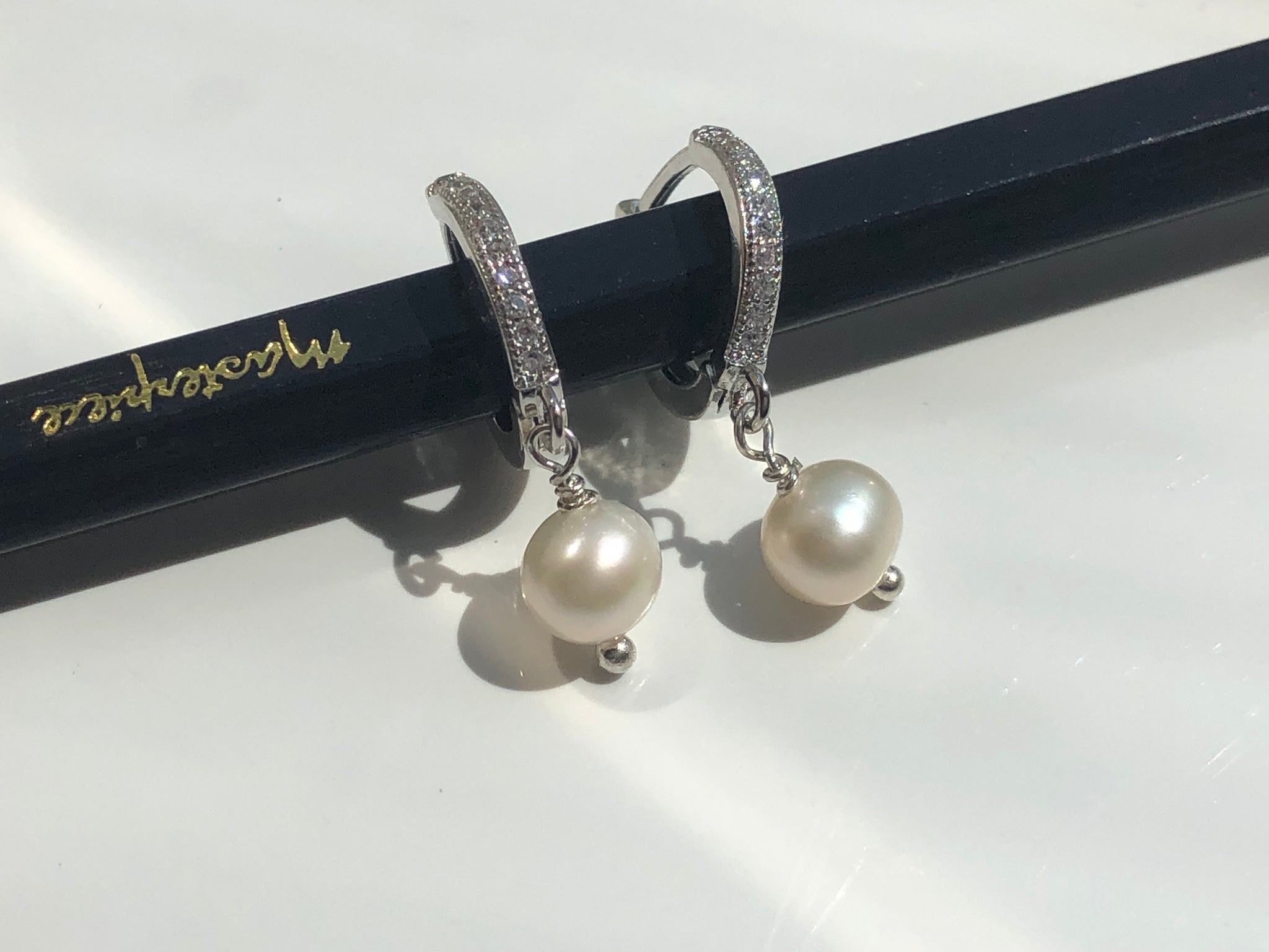 Earrings: Silver sparkling freshwater Pearl drop hoop earrings classic - Precious as a Pearl