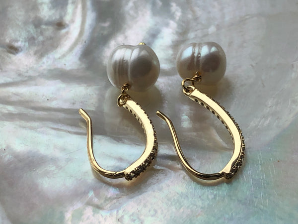 Earrings: Ivory freshwater baroque single pearl drop on gold-filled hooks - classic - Precious as a Pearl