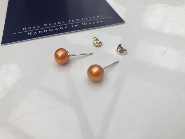 Pearl Stud Earrings: Freshwater bronze shade medium - Precious as a Pearl