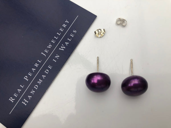 Pearl Stud Earrings: XL Freshwater Pearl studs in Purple classic - Precious as a Pearl