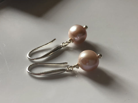 Earrings: Single pearl drop earrings peach classic - Precious as a Pearl