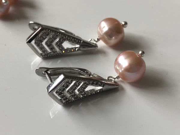Earrings: Ivory baroque freshwater drop pearl Art Deco style - classic - Precious as a Pearl